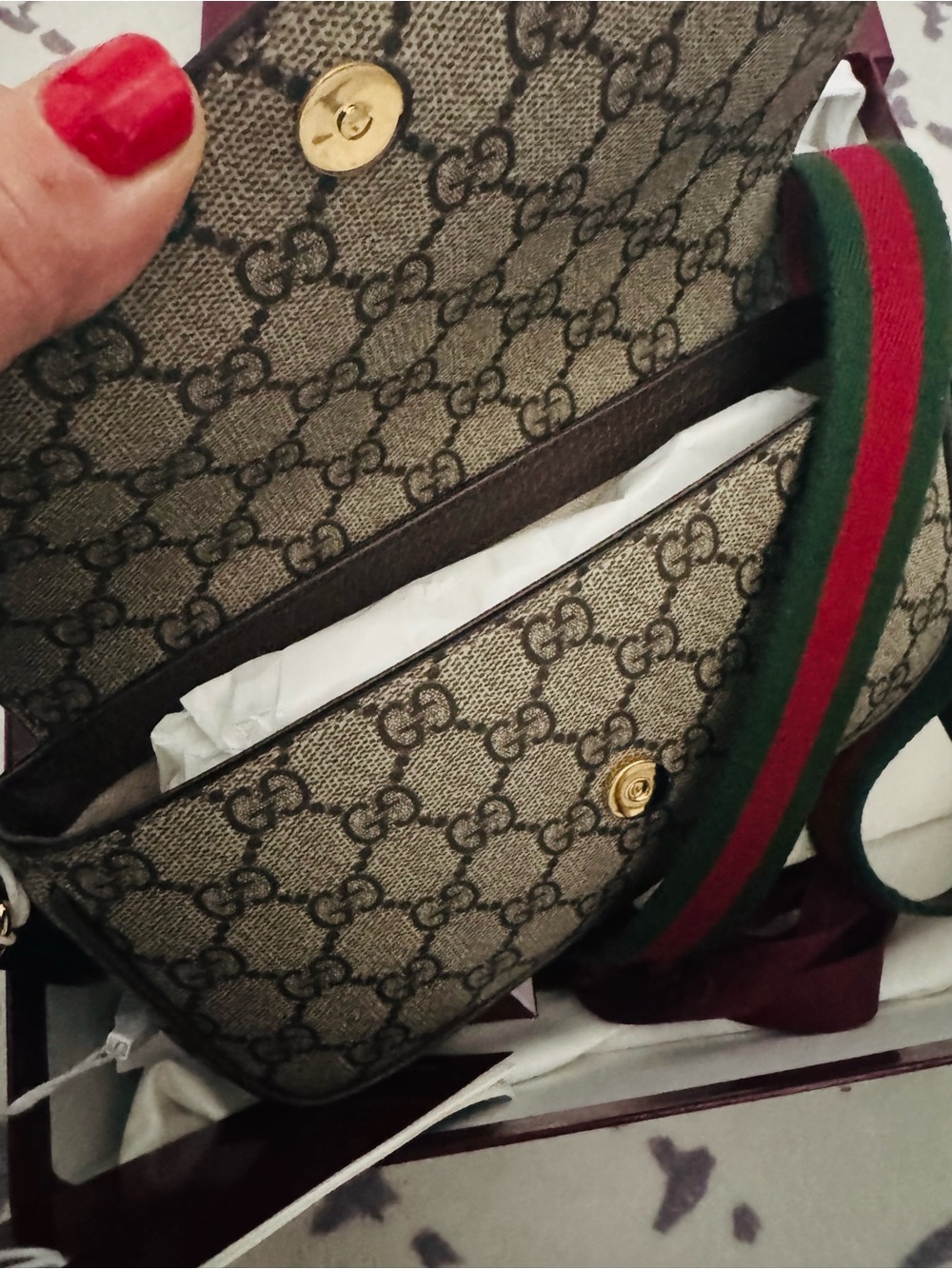 Gucci Beige GG Supreme Crossbody with Green-Red Web Strap - Picture 4 of 5